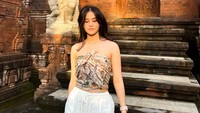 Dari jadi selebgram yang suka main game, Anisa Rahim sekarang punya mobil dan beberapa koleksi sepatu. (Foto: dok Instagram)