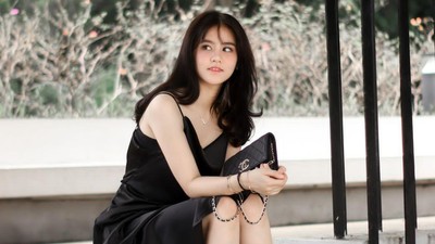 5 Potret Anisa Rahim, Selebgram Jago Main Game Lulusan Fashion Design
