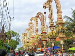 Apa Itu Penjor? Ini Pengertian dan Maknanya Bagi Umat Hindu