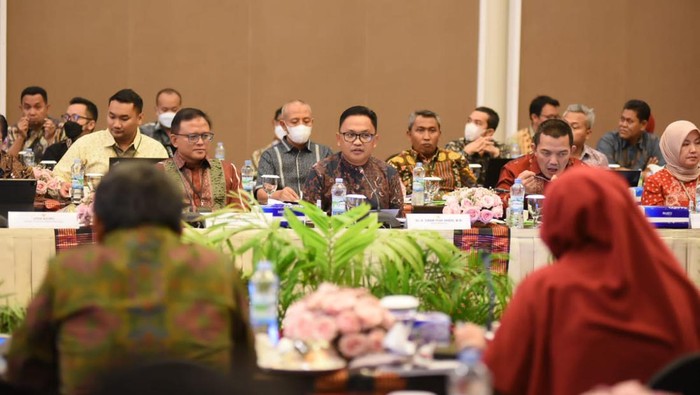 Bupati Bantaeng Ilham Azikin (tengah) saat menyambut kunjungan kerja Komisi XI DPR RI, Sabtu (4/3/2023).
