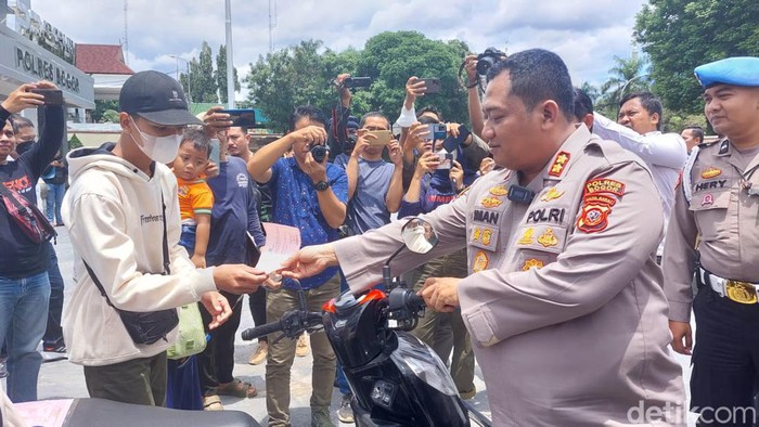 Driver ojol di Bogor senang, motornya yang hilang dicuri maling kini kembali lagi.