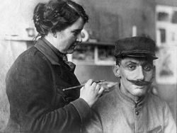 14 Foto Jadul Punya Cerita Mencekam dan Menyentuh Hati