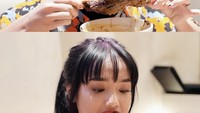 Kali ini YouTuber itu sedang menikmati hidangan bakso yang unik. Ia pun tampak serius menggit bakso iga sapi. Foto: Instagram @fuji_an