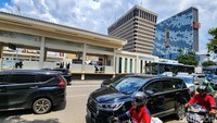 Selain Halte Harmoni, PT TransJakarta juga telah merelokasi Halte Mangga Besar dan Halte Sawah Besar. Relokasi Halte Mangga Besar dimulai pada 25 Februari 2023 lalu. Sementara Halte Sawah Besar pada 28 Februari 2023 lalu.