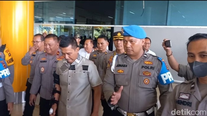 Kapolda Jambi Irjen Rusdi Hartono tiba di Jambi usai menjalani perawatan di RS Polri Kramat Jati.