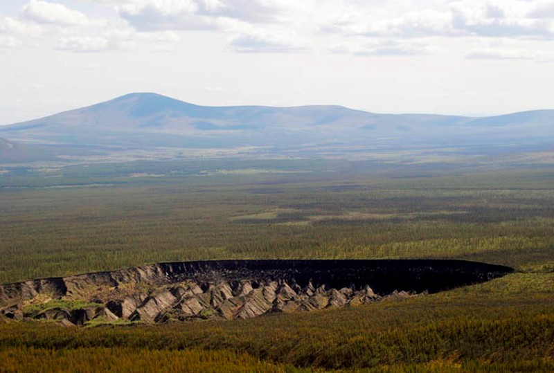 Kawah Batagaika di Siberia terus melebar.