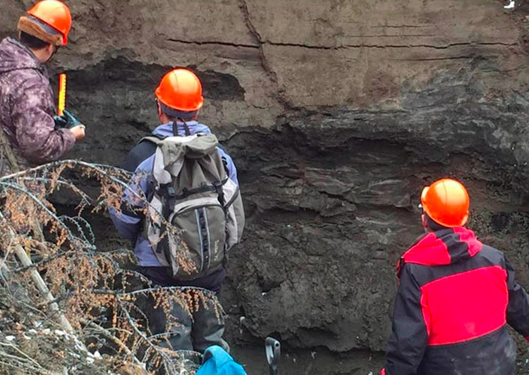 Kawah Batagaika Kawah Batagaika di Siberia terus melebar.