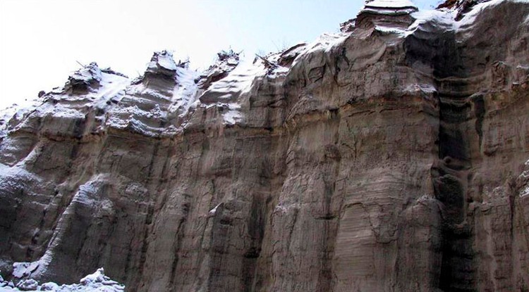 Kawah Batagaika Kawah Batagaika di Siberia terus melebar.