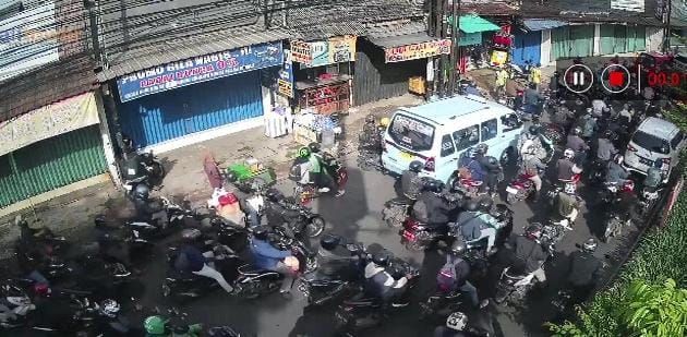 Senin Pagi, Lalu Lintas di Jalan Pramuka Arah Salemba Jakpus Macet