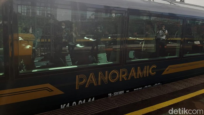 Kereta Panoramic