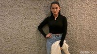 Di sisi lain, Kia Poetri berharap bisa punya rumah di Jakarta agar jarak kerjanya dekat. (Foto: Mauludi Rismoyo)