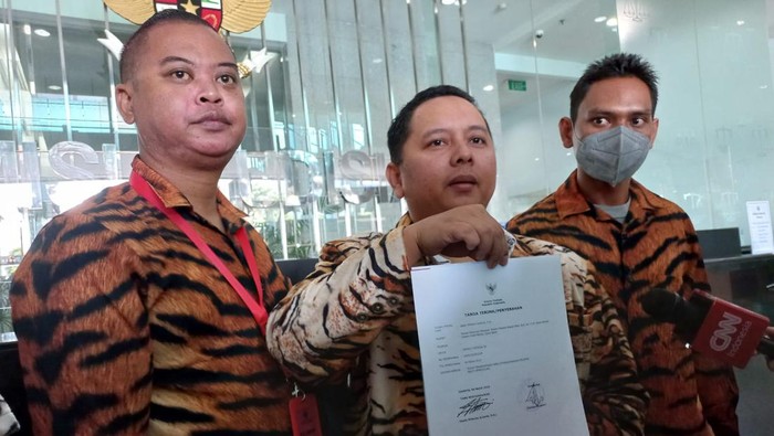 Kongres Pemuda Indonesia (KPI) resmi melaporkan hakim PN Jakarta Pusat ke Komisi Yudisial (KY). Laporan tersebut terkait putusan yang meminta KPU menunda tahapan Pemilu 2024.