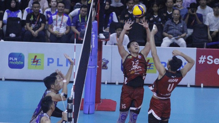 Laga LavAni Allo Bank melawan Surabaya BIN Samator di awal putaran kedua Final Four Proliga 2023 seri Semarang.