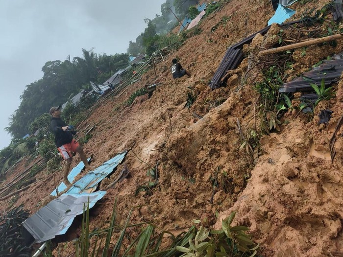 Longsor di Desa Pangkalan, Kecamatan Serasan, Kabupaten Natuna, Kepulauan Riau (Kepri)