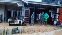 Banjir juga menerjang Desa Pangkalan, Kecamatan Serasan, Kabupaten Natuna, Kepulauan Riau (Kepri).