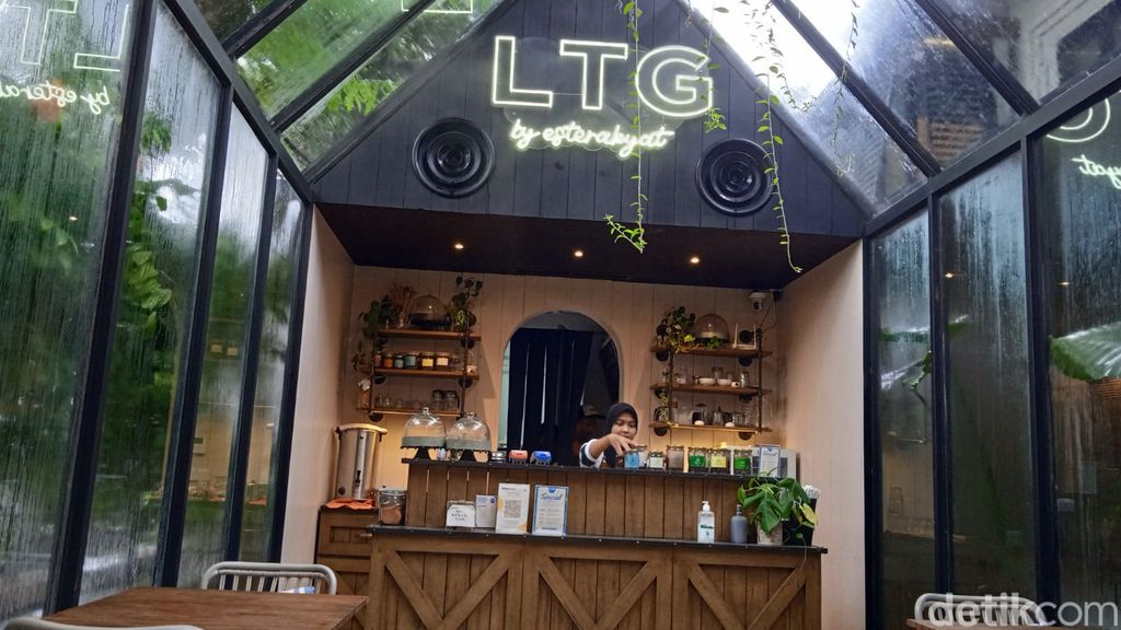 LTG By Esterakyat: Ngeteh Cantik di Tea House Asri Nan Cantik