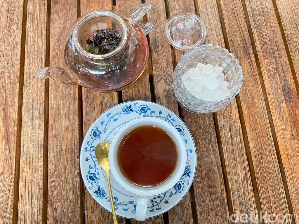 LTG By Esterakyat: Ngeteh Cantik di Tea House Asri Nan Cantik