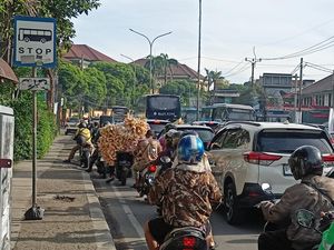 Macet Depan UIN Jakarta yang Bikin Puyeng Pengendara