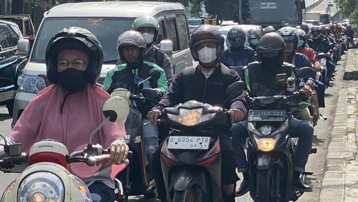 Macet di Jl TB Simatupang arah Fatmawati (Devi-detikcom)