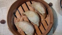 Vina Dimsum di Ulujami punya menu andalan kuotie sayur dan ayam. Harga per 5 buahnya Rp 25 ribu dan bisa dibeli di aplikasi ojek online. Foto: Vina Dimsum