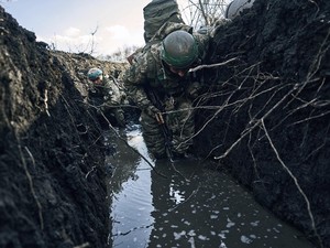 Panglima Ukraina Peringatkan Parahnya Garis Depan Ditekan Rusia