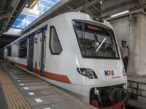 Truk Tertemper KA Bandara Soetta, Perjalanan KRL Hanya Sampai Rawa Buaya