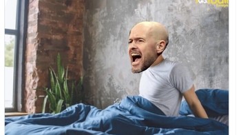 Erik Ten Hag terbangun jam 8 pagi dan kaget. Buset, mereka mencetak gol lagi? teriaknya. Foto: Twitter