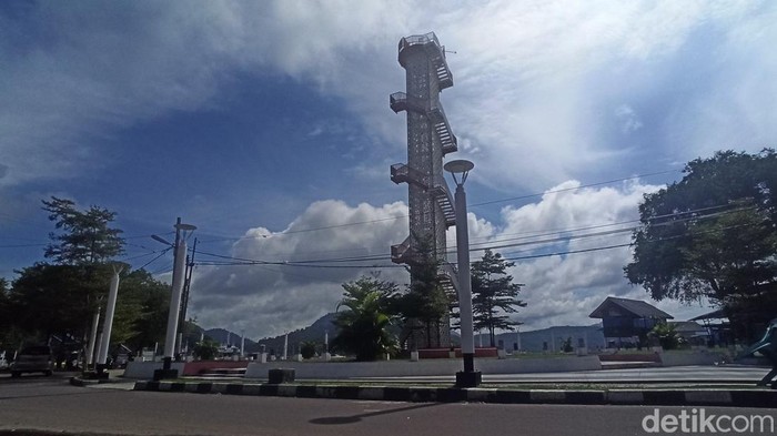 Menara merah juga yang menjadi salah satu lokasi digelar SMF 2023. (Agus Setyadi/detikSumut)
