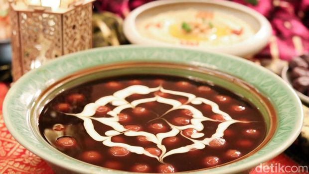 Menu berbuka puasa di Trans Luxury Hotel