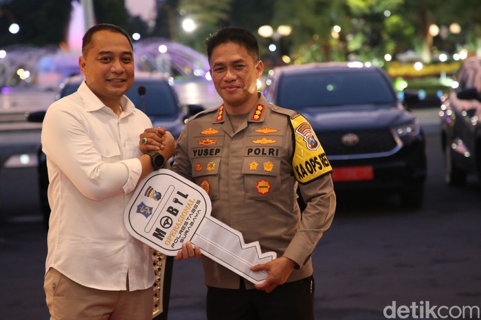 Mobil operasional Surabaya