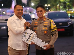 Apresiasi Polrestabes Surabaya, Pemkot Serahkan 11 Mobil Operasional
