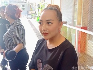 Mpok Alpa Santai Tanggapi Ancaman Laporan Balik oleh Sahabat