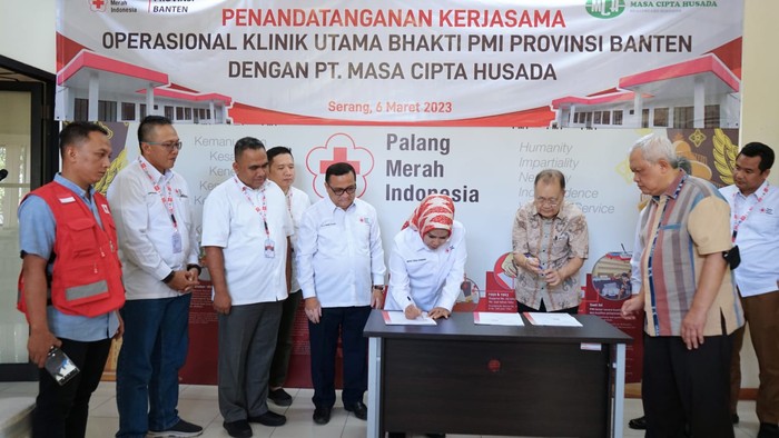 Palang Merah Indonesia (PMI) Provinsi Banten bersama PT Masa Cipta Husada (MCH) resmi menandatangani perjanjian kerja sama dalam bidang pelayanan hemodialisis.