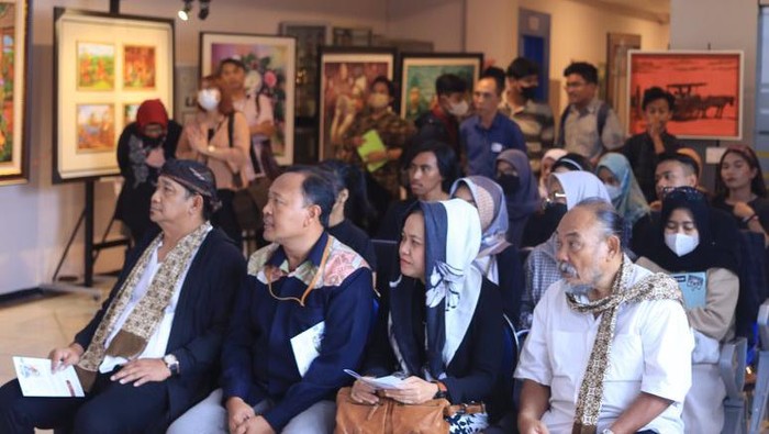 Pameran lukisan di FIB Unair