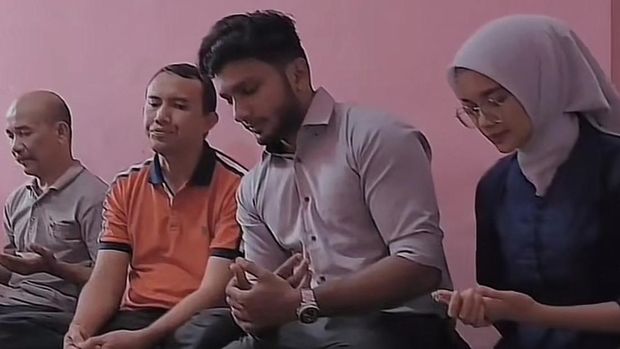 Pasangan beda negara viral, Aprilia Aita Putri dan Nizam Mannanthra Mohamedali.