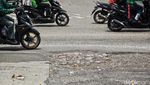 Penampakan Lubang di Kawasan Harmoni yang Bisa Bikin Pengendara Celaka