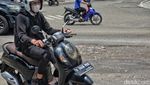 Penampakan Lubang di Kawasan Harmoni yang Bisa Bikin Pengendara Celaka