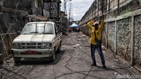 Sejumlah fasilitas umum, seperti listrik, telepon, internet, dan penerangan jalan di lokasi teesebut mulai diperbaiki setelah rusak dan sempat terputus akibat kebakaran.