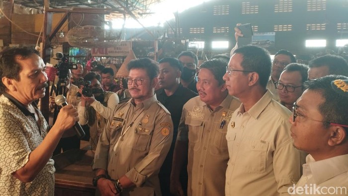 Pj Gubernur DKI Heru Budi Hartono bersama Mentan Syahrul Yasin Limpo ingin memastikan harga bahan pokok tetap stabil jelang Ramadan. (Brigitta Belia/detikcom)