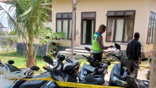 Polres Klungkung mengamankan delapan unit sepeda motor yang melanggar aturan lalu lintas, di antaranya memasang pelat nama, bukannya nomor polisi.