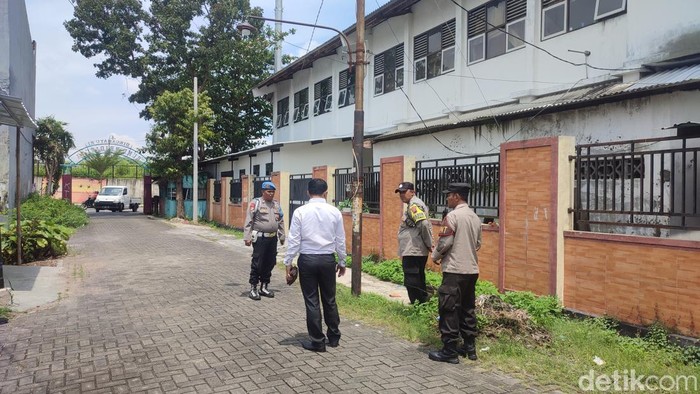 Polisi cek TKP hilangnya delman di Kelurahan Rejosari, Semarang, Senin (6/3/2023).