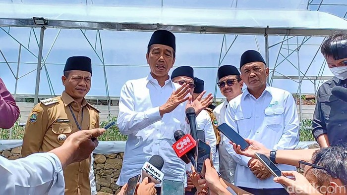 Presiden Joko Widodo (Jokowi) di Pesantren Al-Ittifaq, Kabupaten Bandung