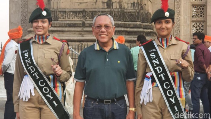 Prof Tjandra Yoga Aditama, Direktur Pasca Sarjana Universitas YARSI  / Guru Besar FKUI