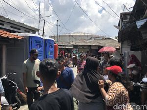 Korban Kebakaran Depo Plumpang Ricuh gegara Pembagian Nasi, Warga Kena Pukul