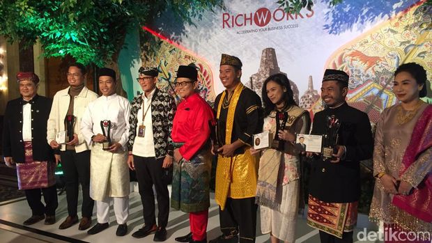 Sandiaga Uno dalam acara penghargaan RichWorks International di Hotel Indonesia Kempinski, Jakarta, Senin (6/3/2023).