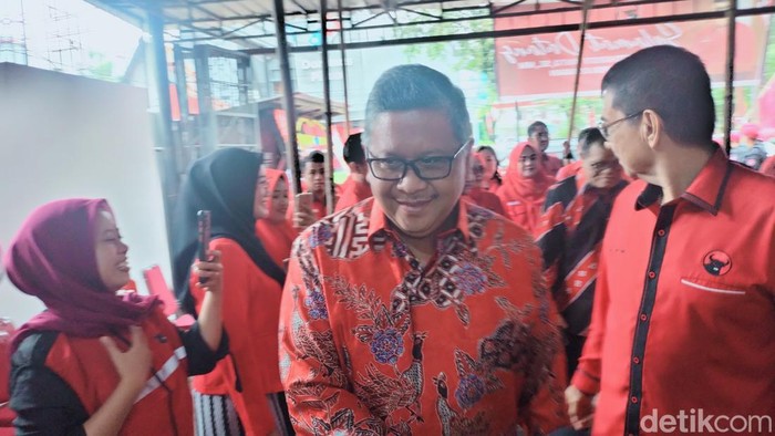 Sekjen PDIP Hasto Kristiyanto berkunjung ke Makassar, Sulsel.