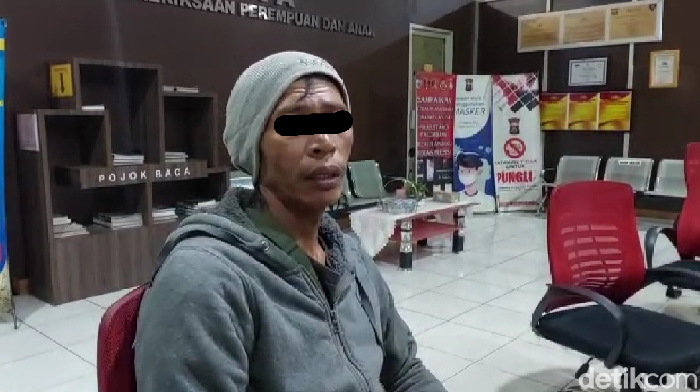 Seorang pria di Palembang, Sumsel melaporkan istrinya ke polisi karena telah berselingkuh.