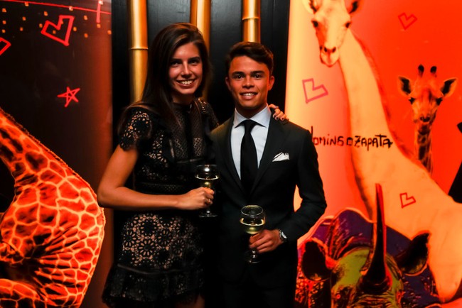 Hubungan cinta Nyck de Vries dan Eva berlangsung sejak 2020. Nyck kerap menggandeng Eva ke acara penghargaan olahraga. Foto: Getty Images