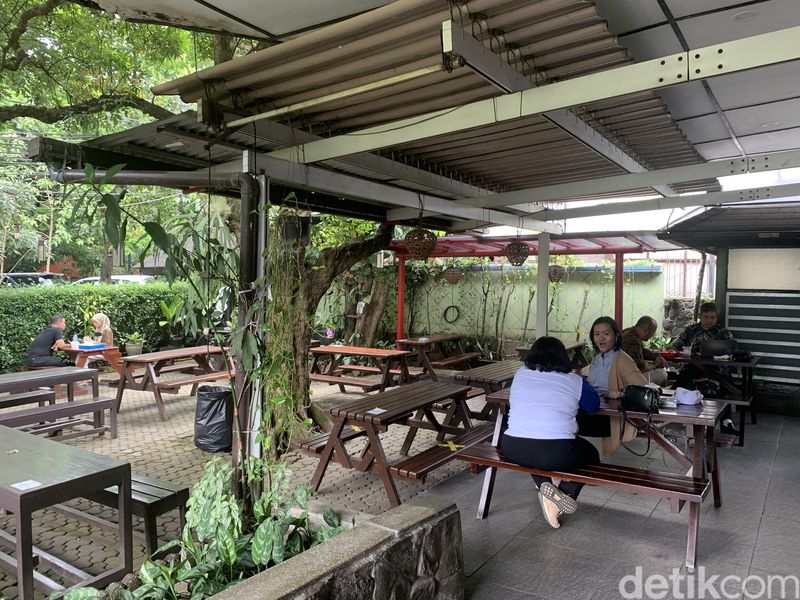 Yoghurt Cisangkut, kuliner legendaris di Kota Bandung