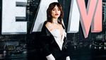 Bibir Merah Merona Jenna Ortega